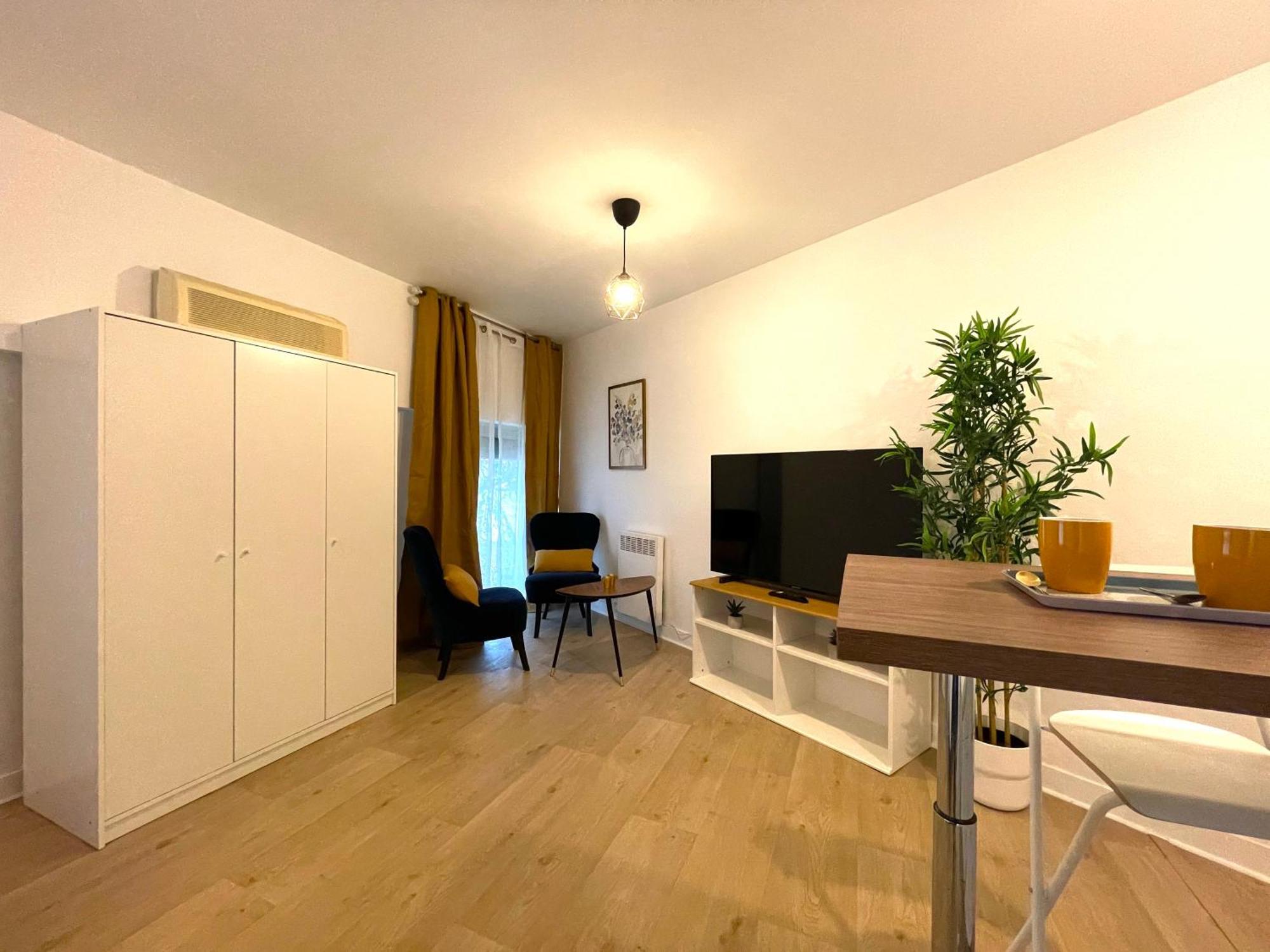 Les Entrepreneurs - Appartements Neufs Et Spacieux, Proche Rer C Et Aeroport Orly Morangis  Exteriör bild